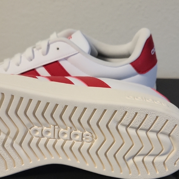 Adidas Men's 7.5, Women's 8.5 White and Red Streettalk - Picture 10 of 10